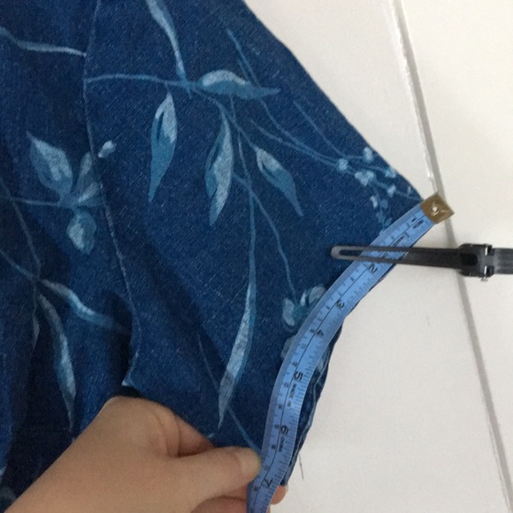 Button down blouse. - Picture 6 of 7